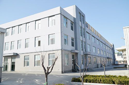 公司本著以人為本、誠信待人的理念，培養(yǎng)造就了一批專業(yè)人員